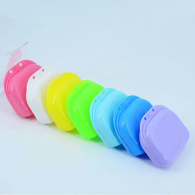 Plastik berwarna-warni Custom Orthodontic UV Retainer Case Box Plastic Denture Storage Box Dental Retainer Case
